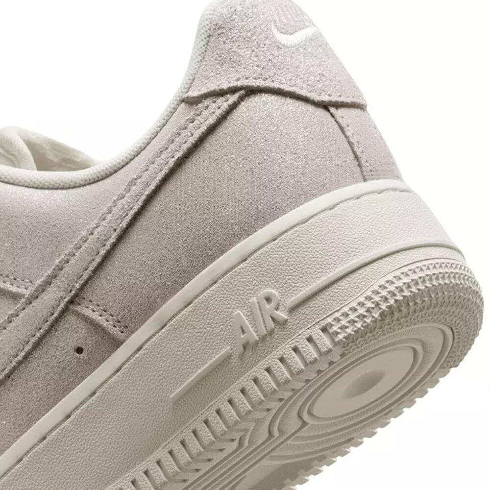 Nike Women's Air Force 1 '07 Sail Glittery Suede Size 8 - Picture 4 of 7